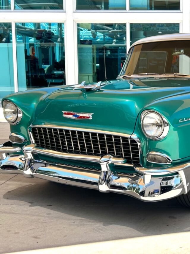 Classic American Cars That Defined the Road